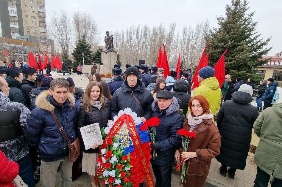 Волгоградский ЦСМ принял участие в церемонии возложения цветов к памятнику Маршалу Советского Союза Г.К. Жукову