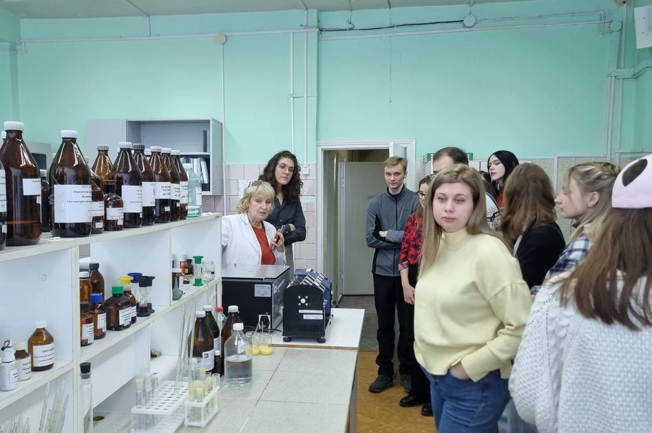 Студенты ВолГУ на экскурсии  в Испытательном центре ФБУ «Волгоградский ЦСМ»